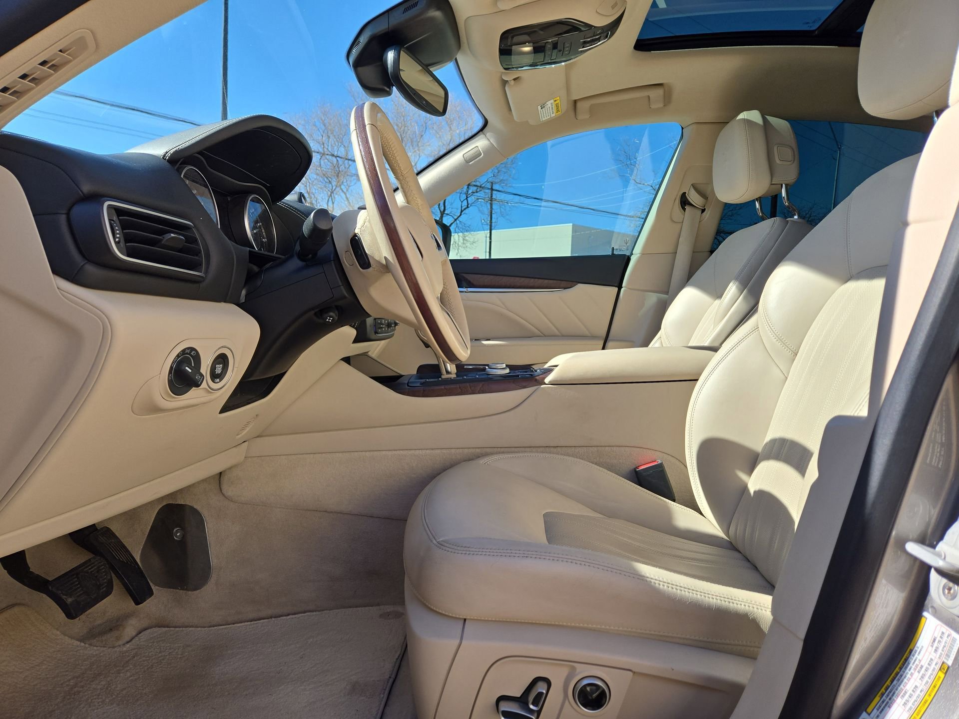 Used 2022 Maserati Levante GT AWD/4WD image 16