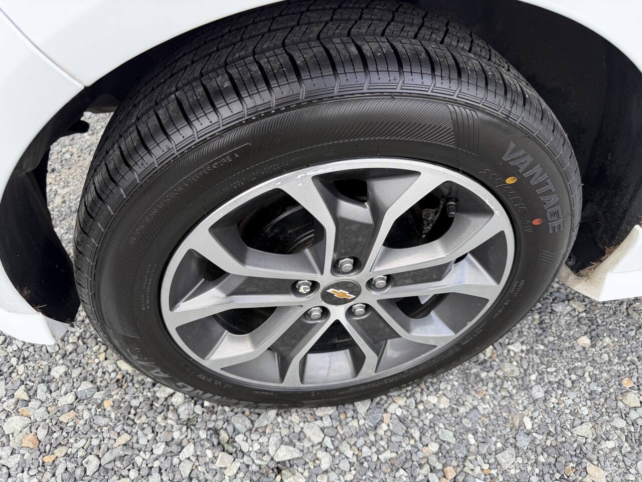 Used 2017 Chevrolet Sonic LT FWD image 13