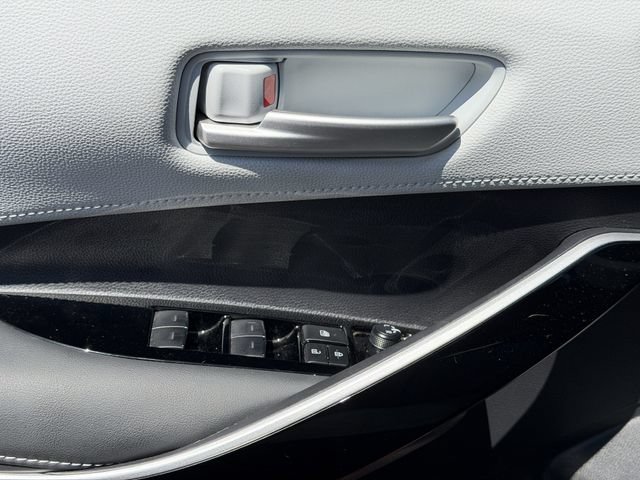 Used 2025 Toyota Corolla XSE FWD image 25