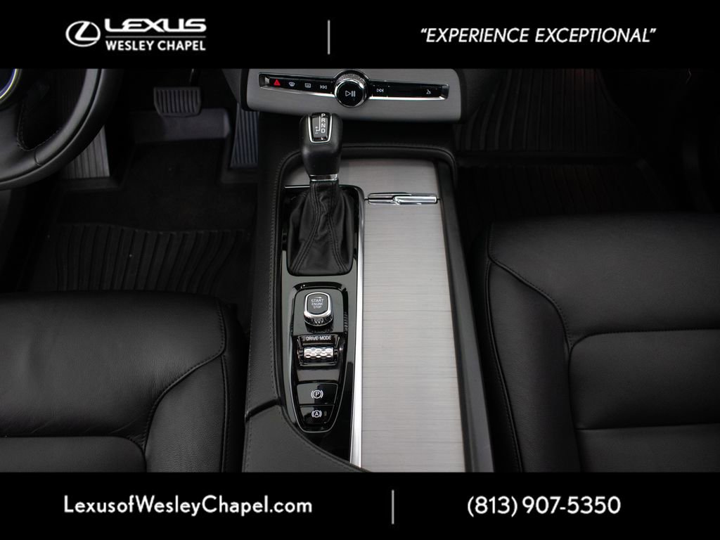 Used 2021 Volvo XC90 T5 Momentum w/ Protection Package Premier AWD/4WD image 32