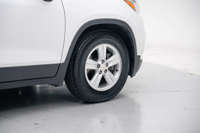 Used 2020 Chevrolet Trax LS w/ Tint and Cruise Package FWD image 7