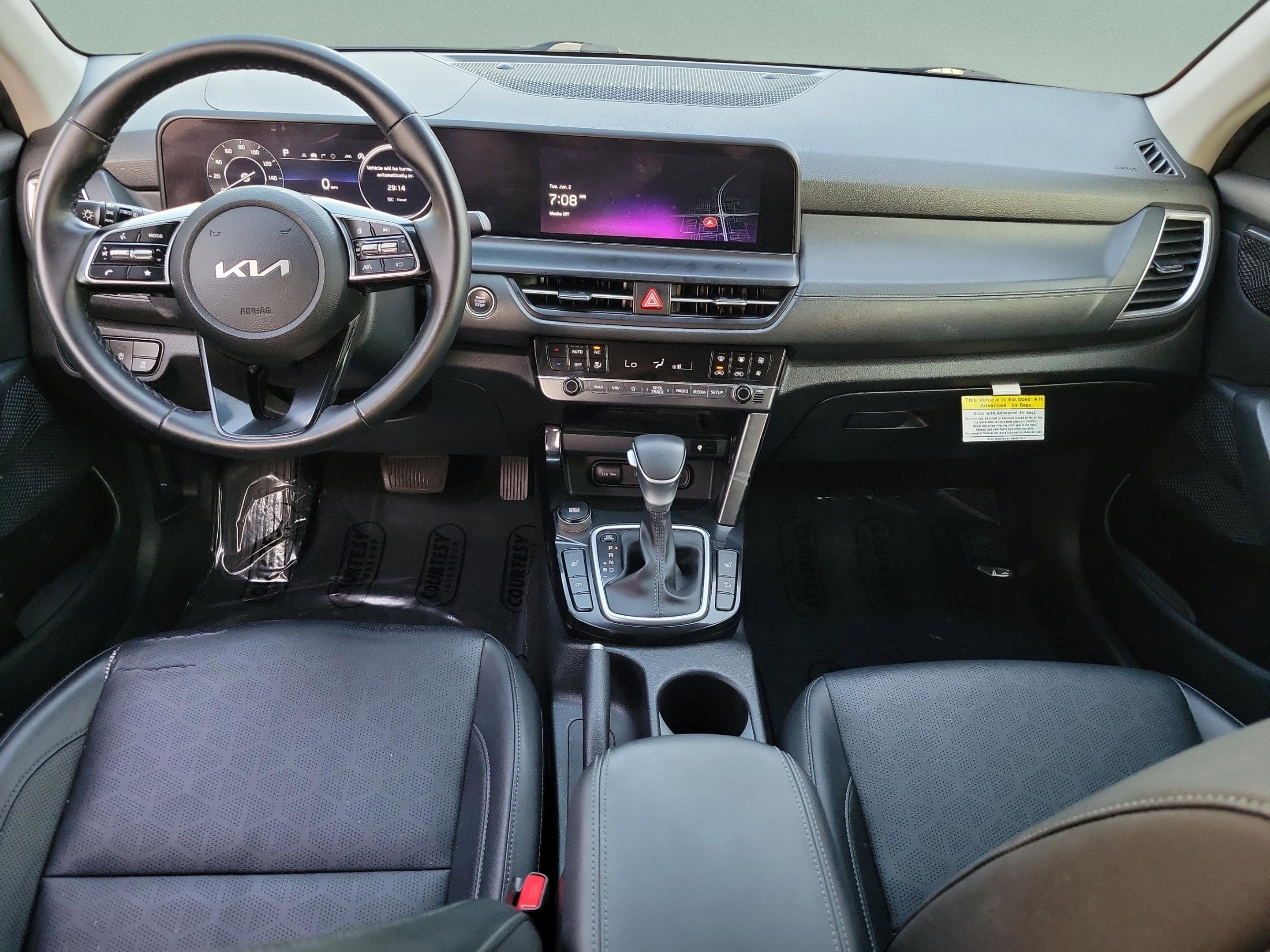 Used 2024 Kia Seltos EX FWD image 8