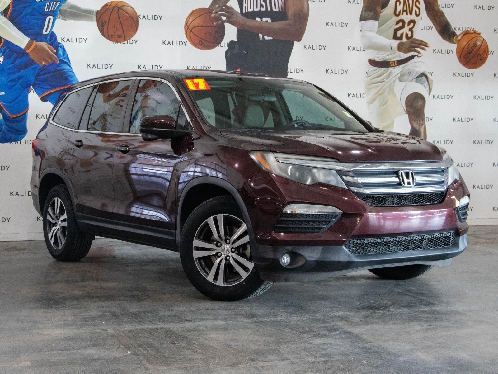Used 2017 Honda Pilot EX image 2
