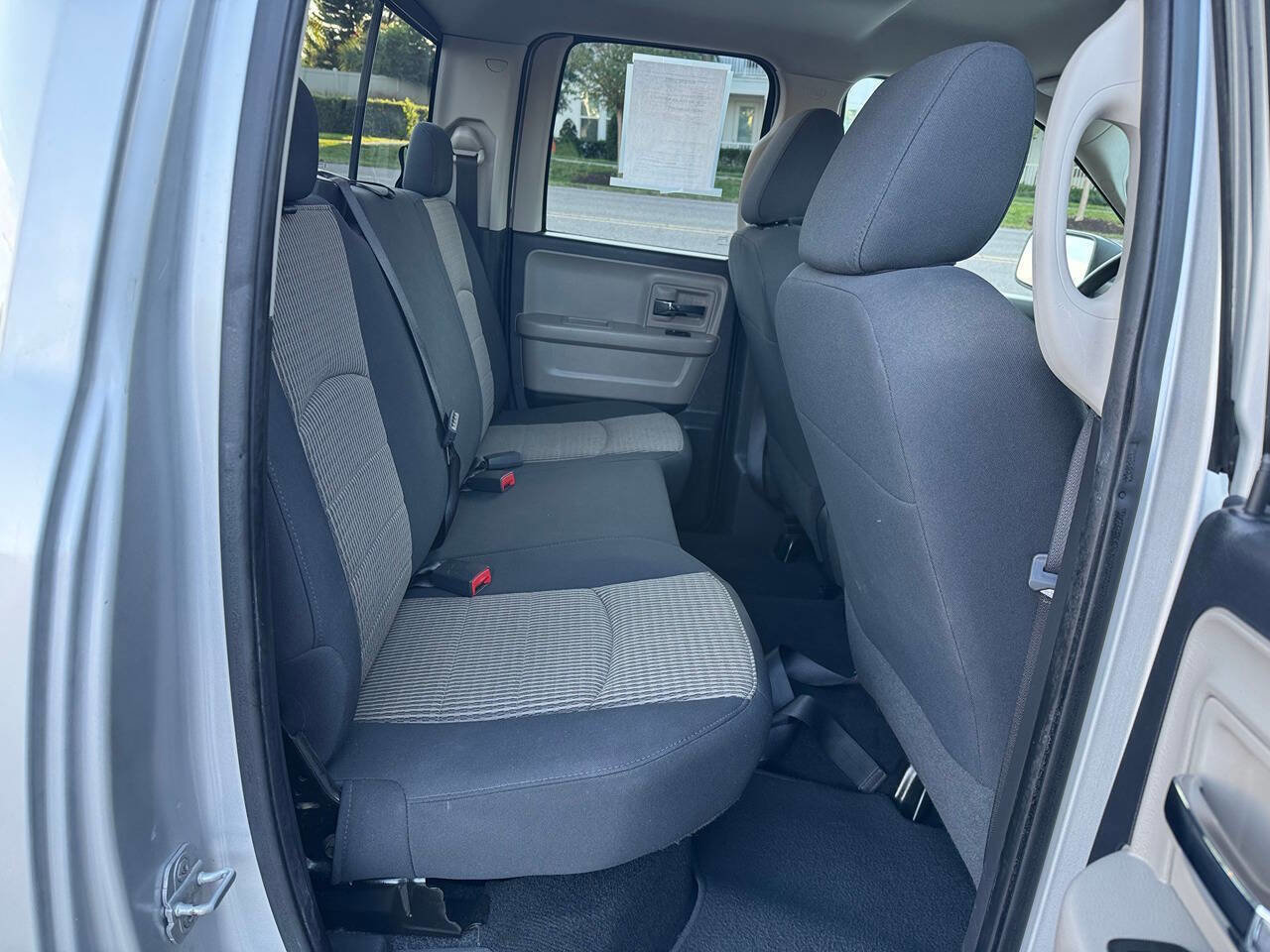 Used 2009 Dodge Ram 1500 Truck SLT image 17