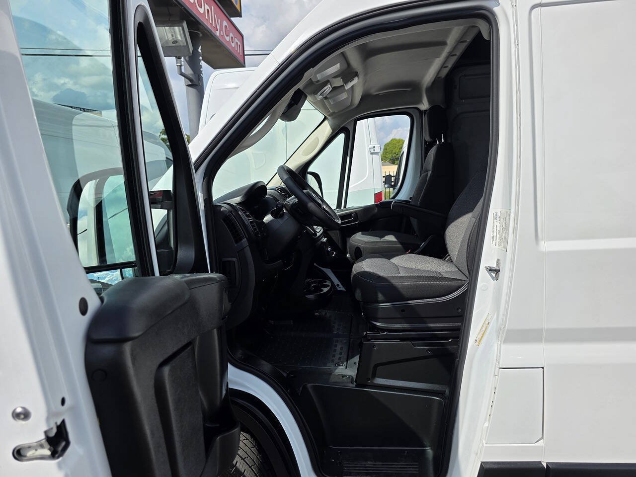 Used 2023 RAM ProMaster 3500 w/ Driver Convenience Group FWD image 16