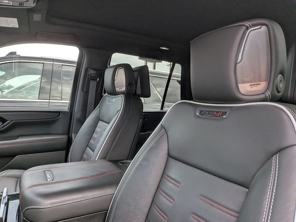 Used 2025 GMC Yukon AT4 Ultimate AWD/4WD image 9