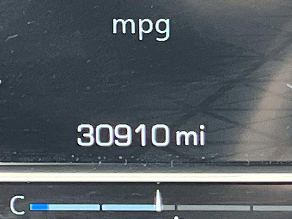 Used 2023 GMC Yukon XL Denali image 38