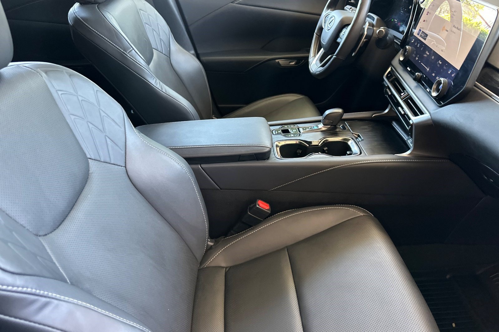 Certified 2025 Lexus RX 350h AWD/4WD image 28