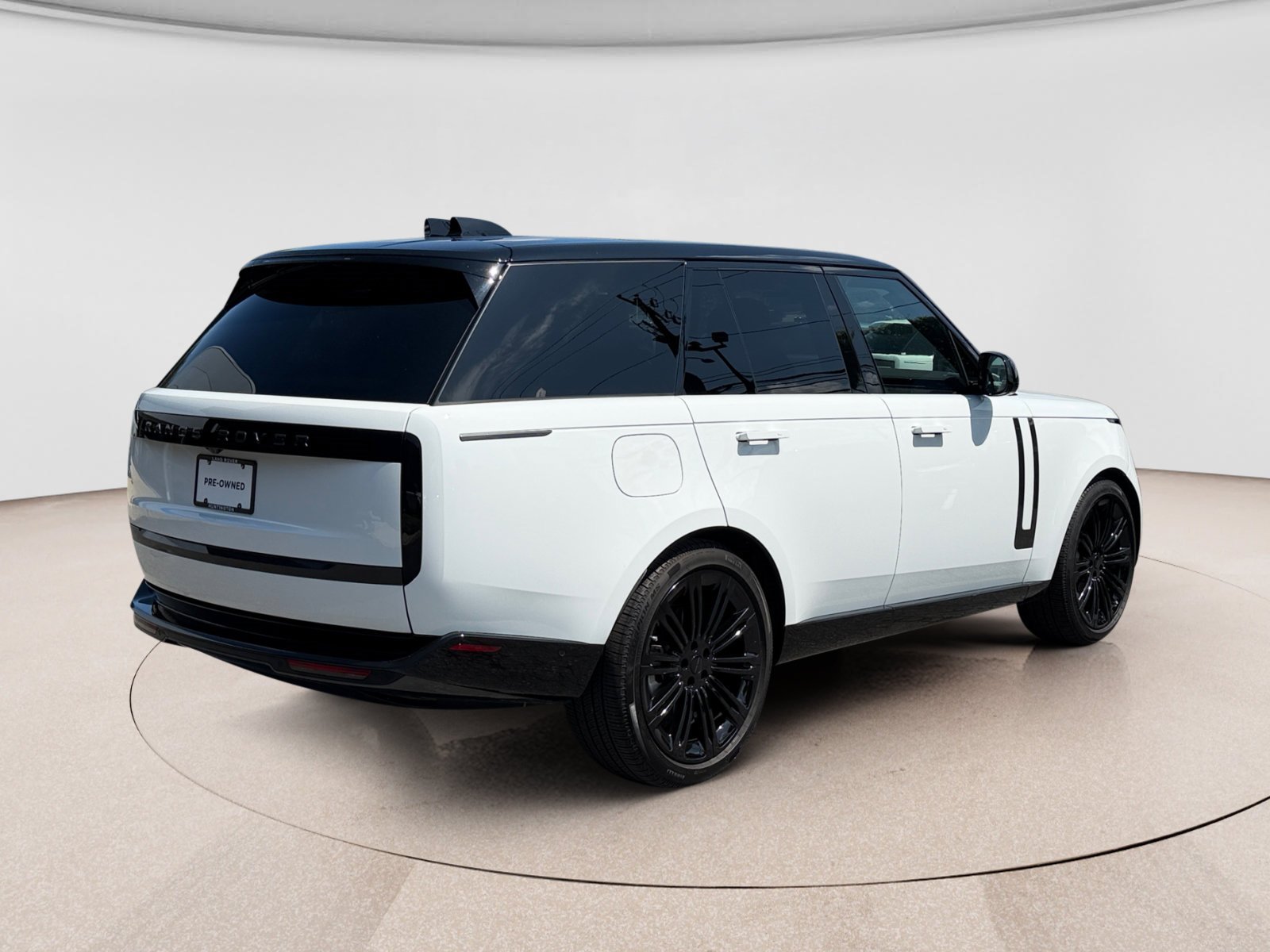 Used 2026 Land Rover Range Rover SE AWD/4WD image 5