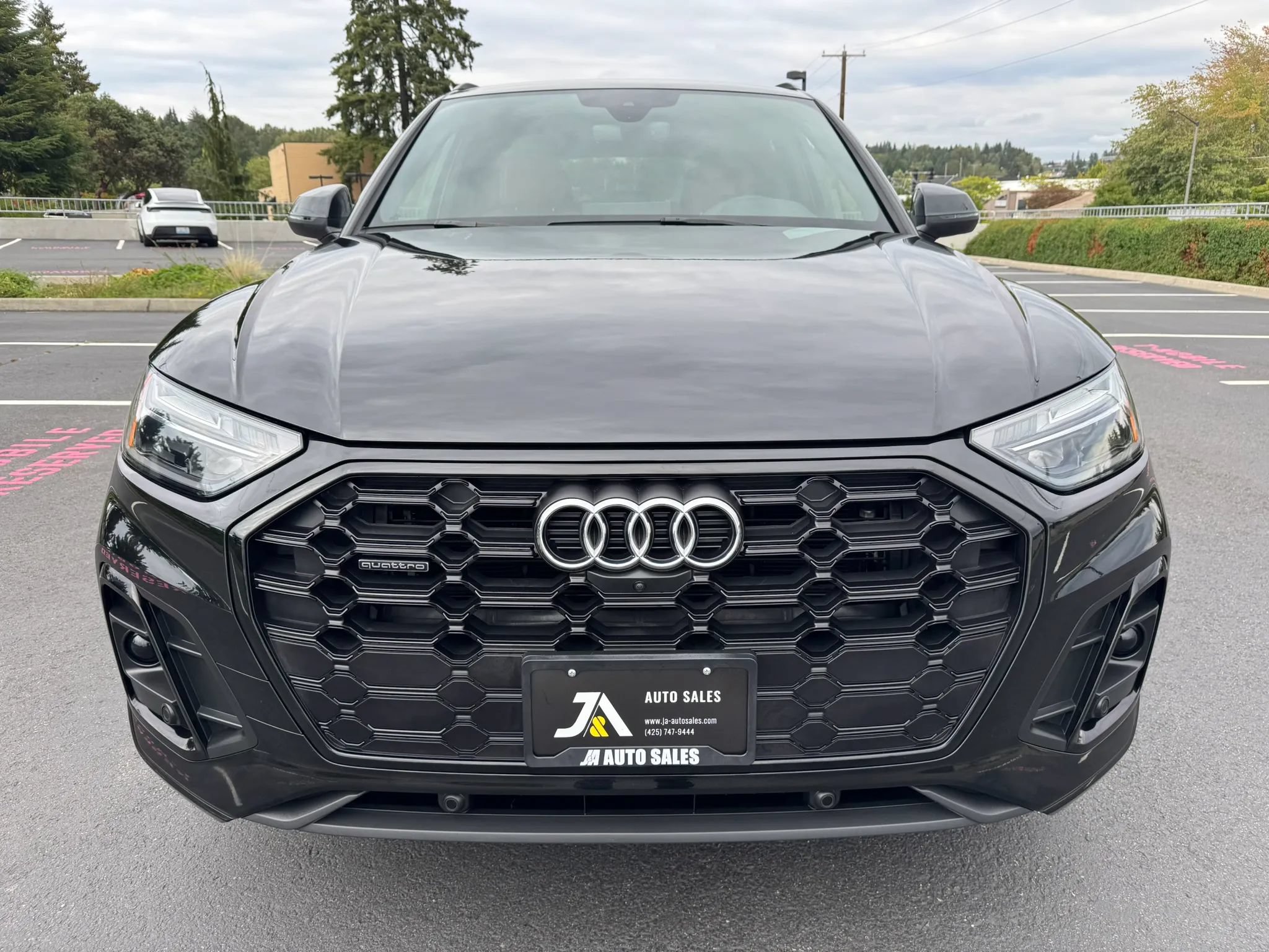 Used 2023 Audi Q5 2.0T Premium Plus w/ Premium Plus Package AWD/4WD image 3