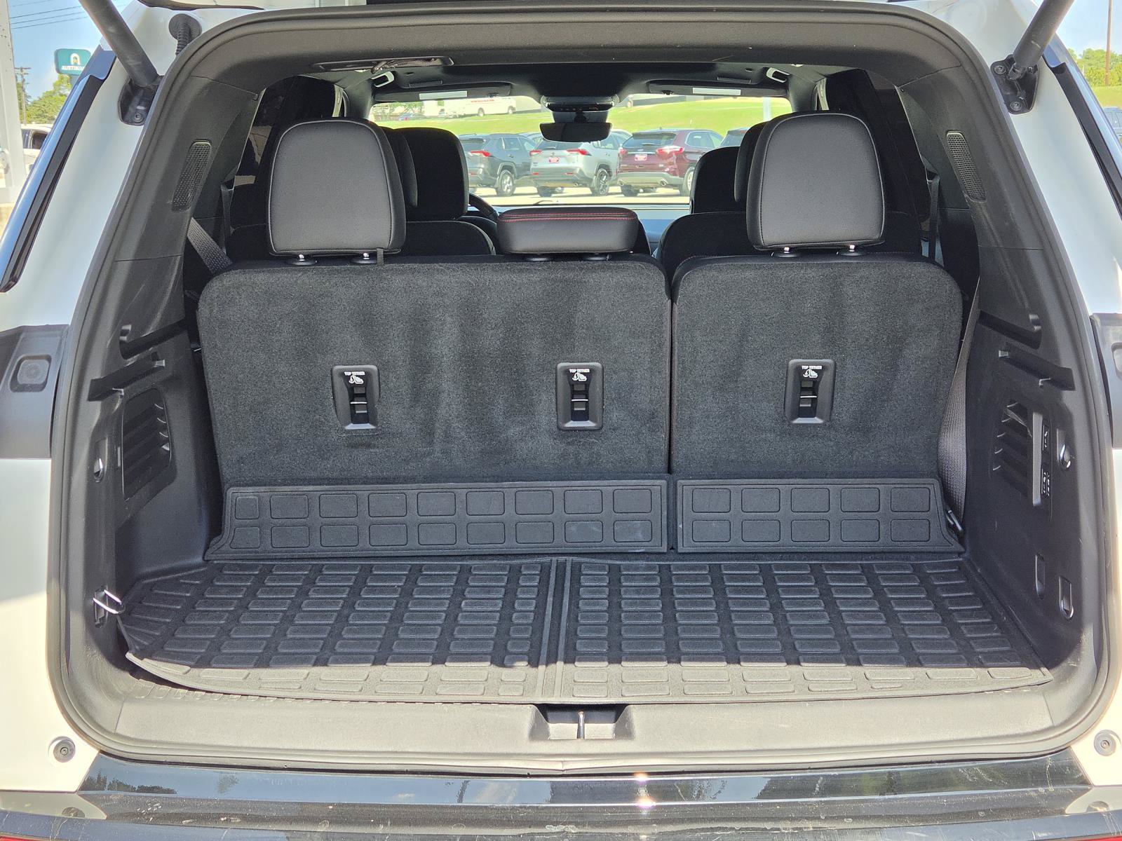 Used 2024 Chevrolet Traverse RS w/ LPO, Floor Liner Package AWD/4WD image 10