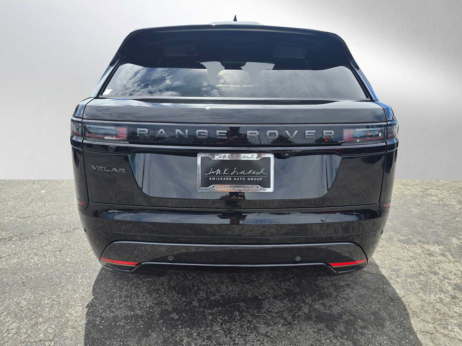 Used 2025 Land Rover Range Rover Velar Dynamic SE AWD/4WD image 4