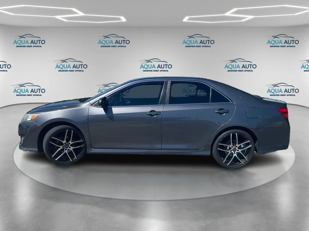 Used 2014 Toyota Camry SE image 8