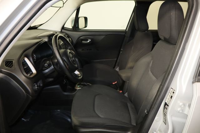 Used 2017 Jeep Renegade Latitude image 17