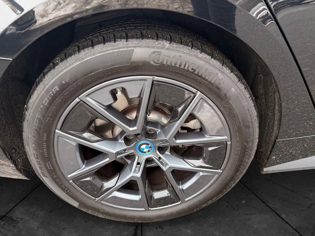 Used 2024 BMW i4 xDrive40i image 30