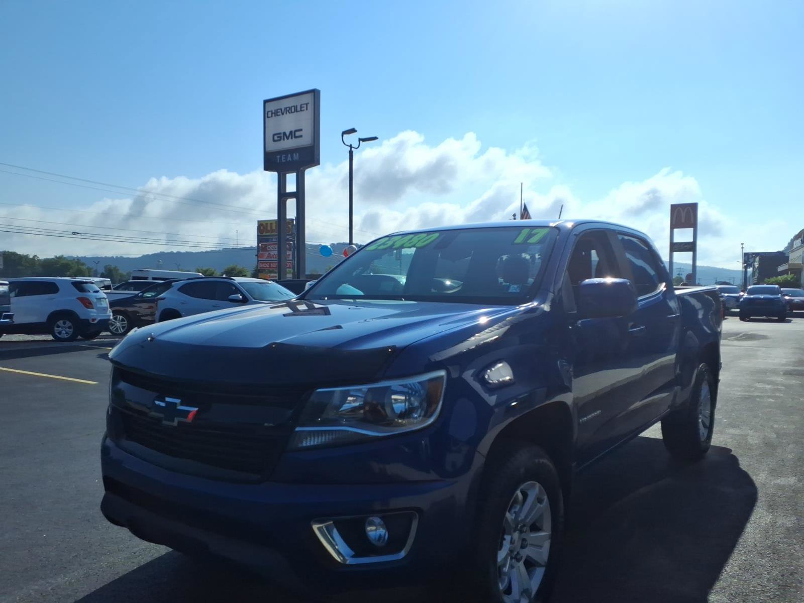 Used 2017 Chevrolet Colorado LT w/ LT Convenience Package AWD/4WD image 3