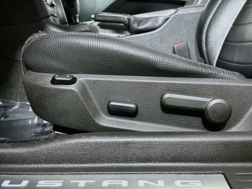 Used 2011 Ford Mustang GT Premium w/ Electronics Pkg RWD image 22