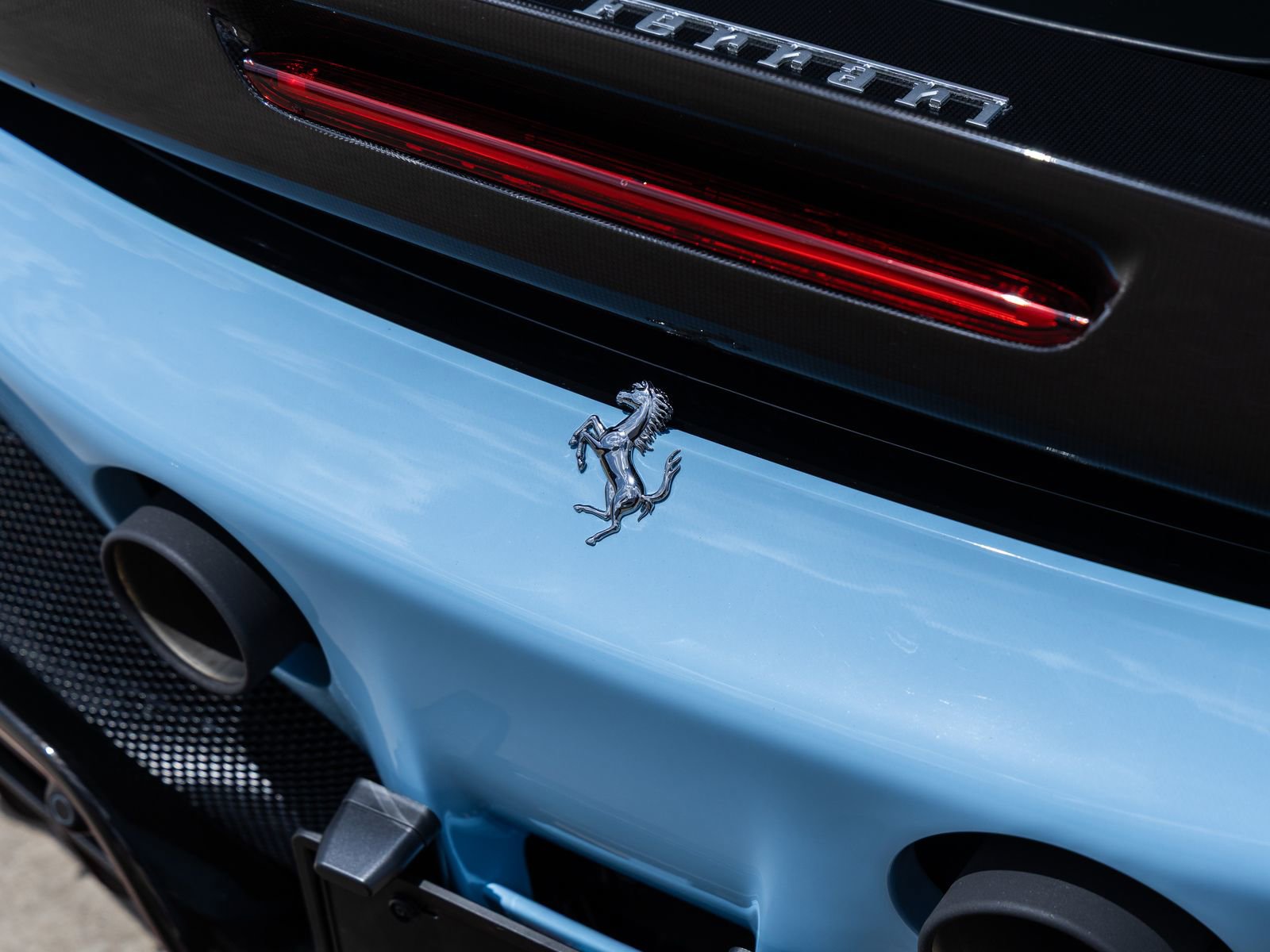 Used 2024 Ferrari SF90 Spider image 12