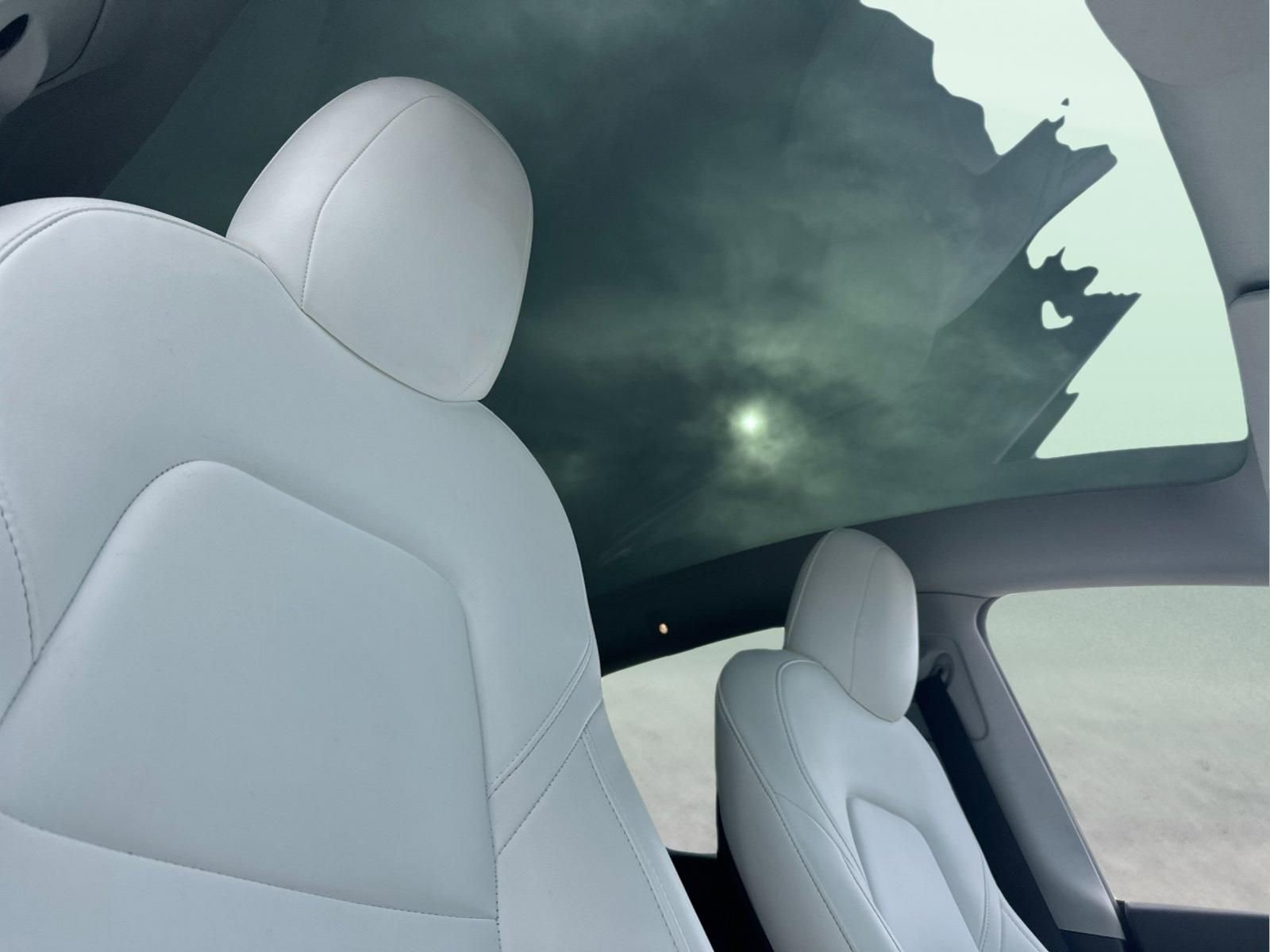 Used 2023 Tesla Model Y Long Range image 17