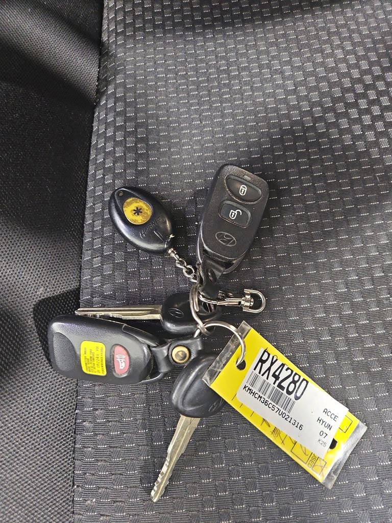 Used 2007 Hyundai Accent GS image 26