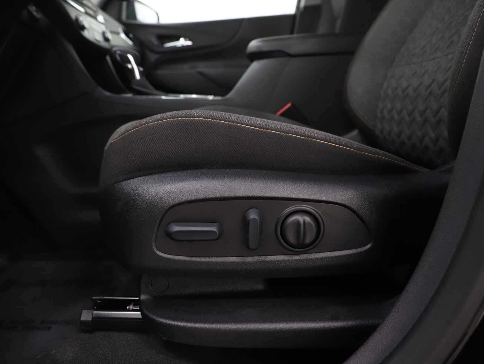 Used 2024 Chevrolet Equinox LT image 22