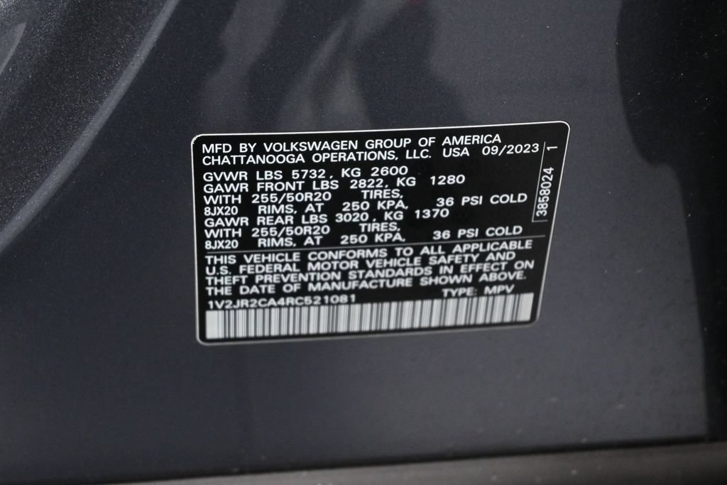 Used 2024 Volkswagen Atlas SE w/ Panoramic Sunroof Package FWD image 17