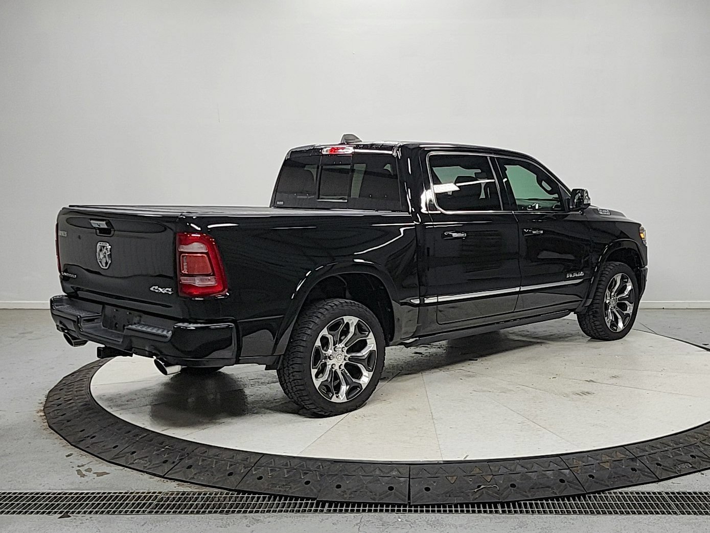 Used 2020 RAM 1500 Limited AWD/4WD image 7