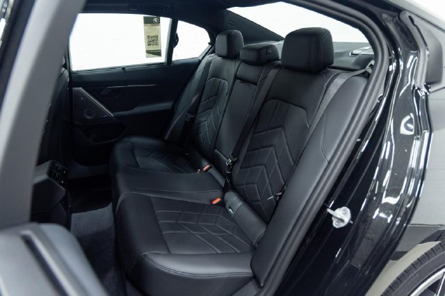 New 2027 BMW 550e xDrive w/ Executive Package AWD/4WD image 25