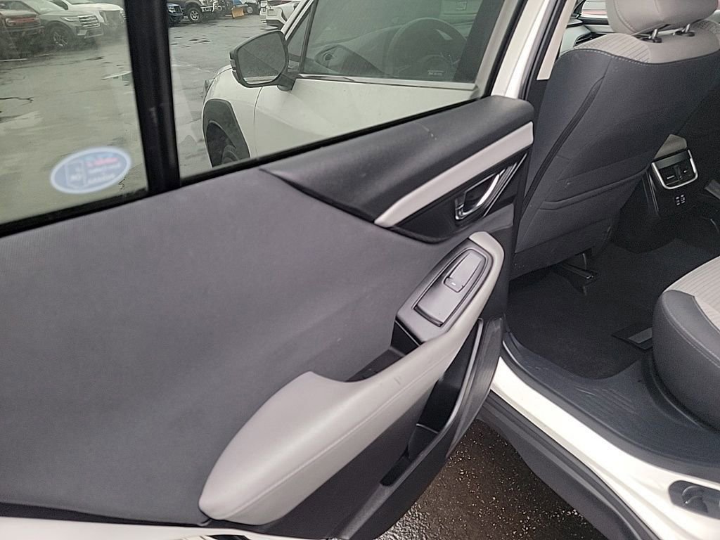 Used 2023 Subaru Outback Premium image 31