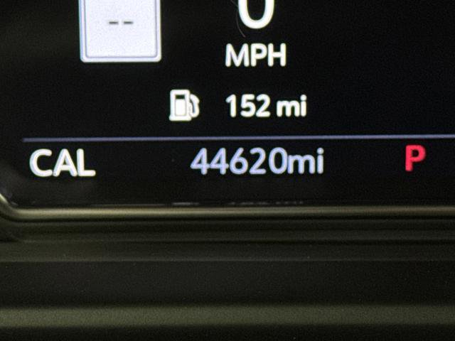 Used 2022 GMC Sierra 2500 AT4 w/ AT4 Premium Plus Package AWD/4WD image 6