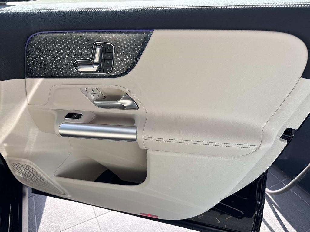 Used 2025 Mercedes-Benz GLA 250 image 14