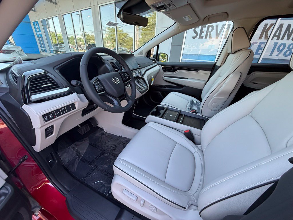 Used 2026 Honda Odyssey Touring image 16