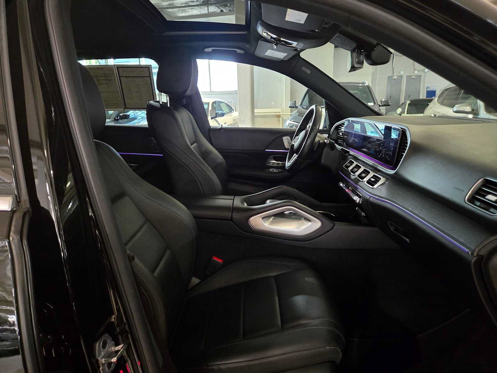 Used 2022 Mercedes-Benz GLE 350 4MATIC w/ Premium Package image 11