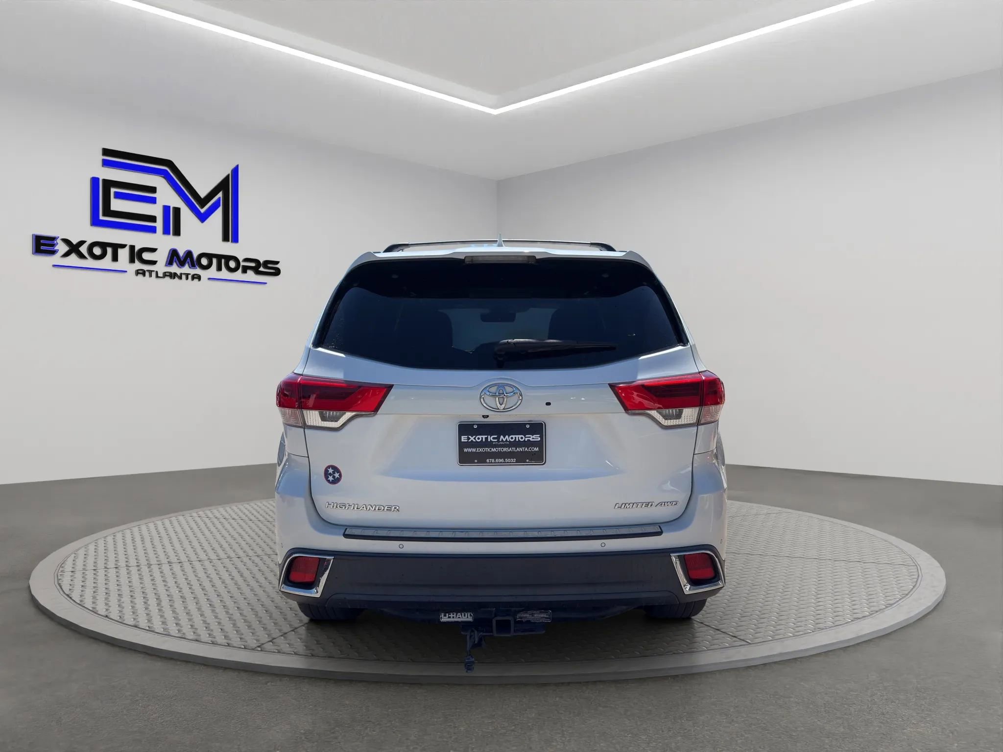 Used 2017 Toyota Highlander Limited AWD/4WD image 4
