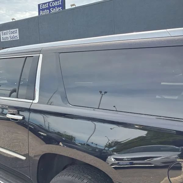 Used 2019 Cadillac Escalade ESV 4WD image 4