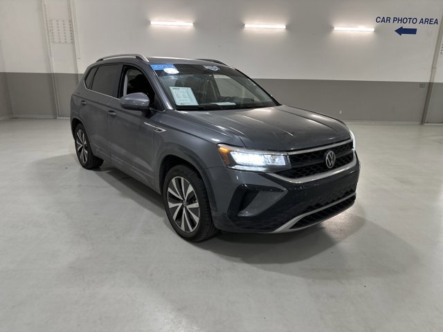 Certified 2023 Volkswagen Taos SE image 4