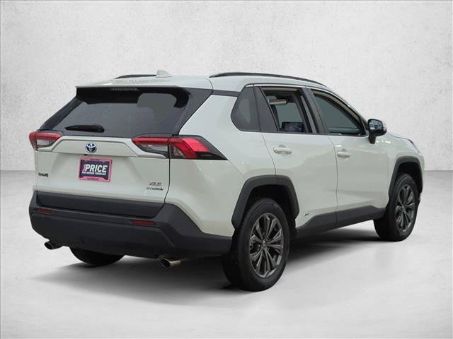 Used 2022 Toyota RAV4 XLE Premium AWD/4WD image 5