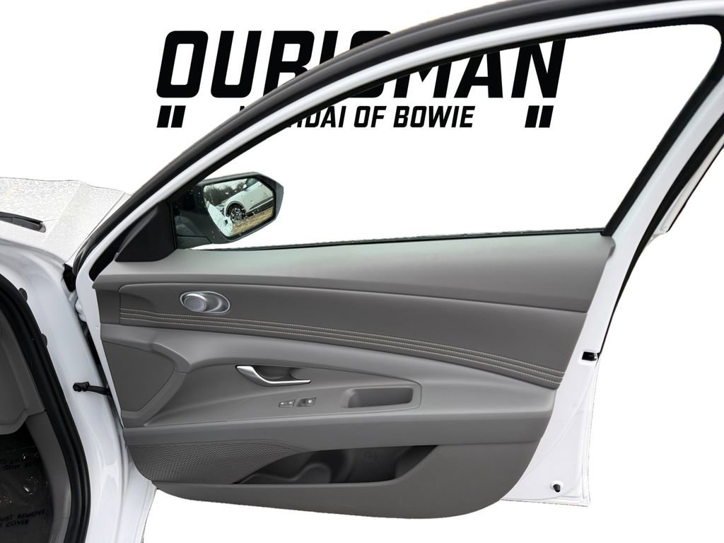 Certified 2025 Hyundai Elantra Sport image 16