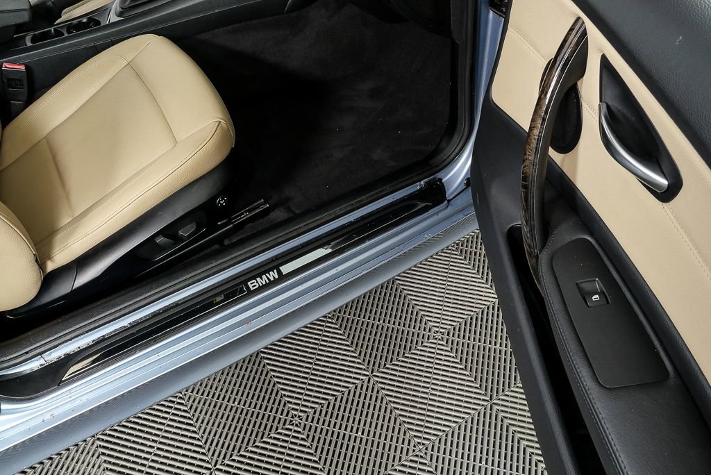 Used 2011 BMW 128i Convertible image 20