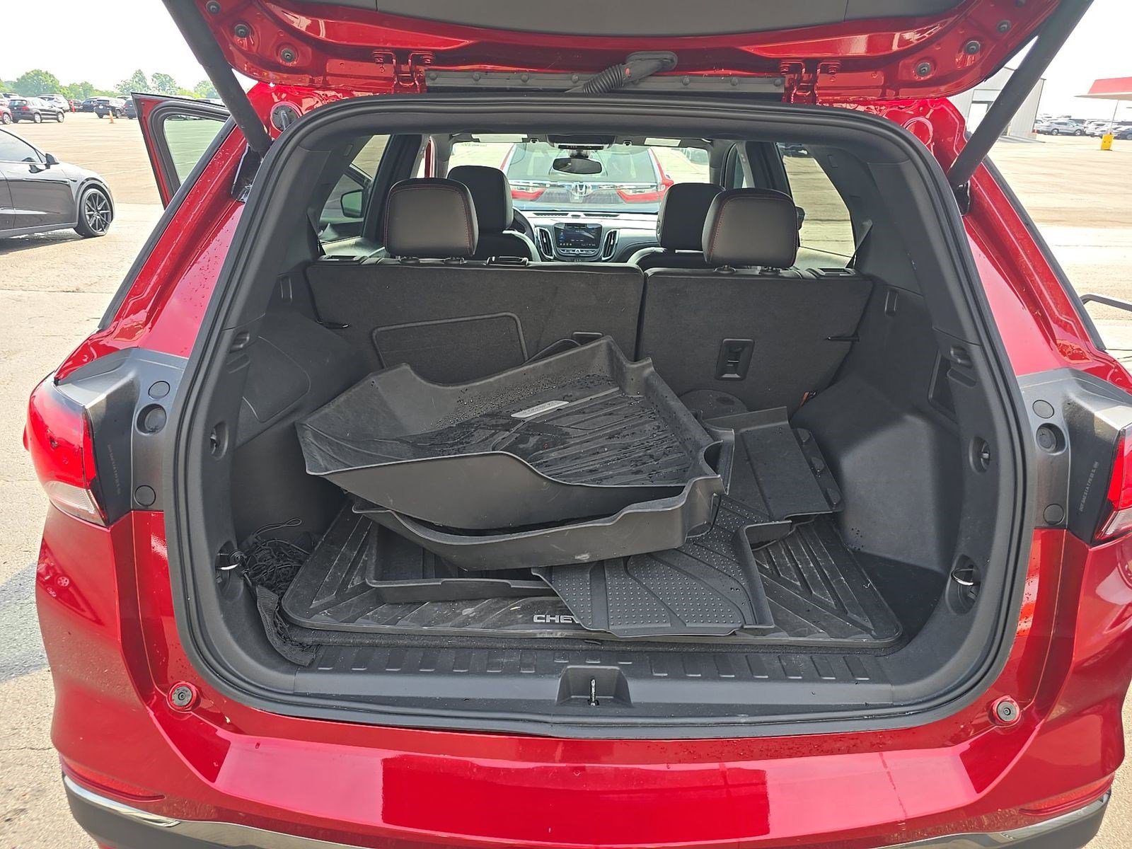 Used 2023 Chevrolet Equinox RS w/ RS Leather Package FWD image 17