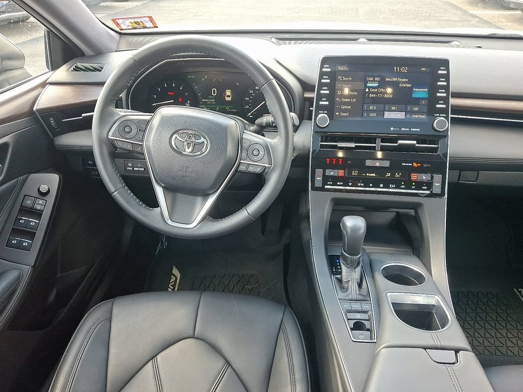 Used 2019 Toyota Avalon XLE w/ Moonroof Package FWD image 12