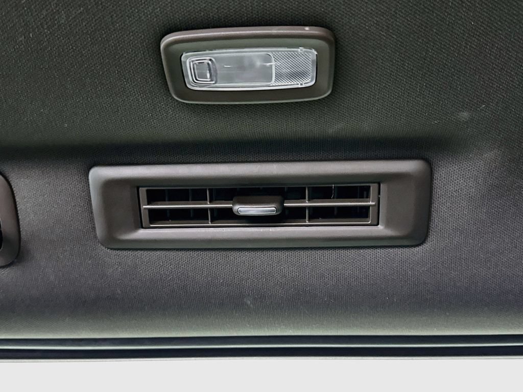 Used 2021 GMC Yukon Denali w/ Denali Premium Package RWD image 34