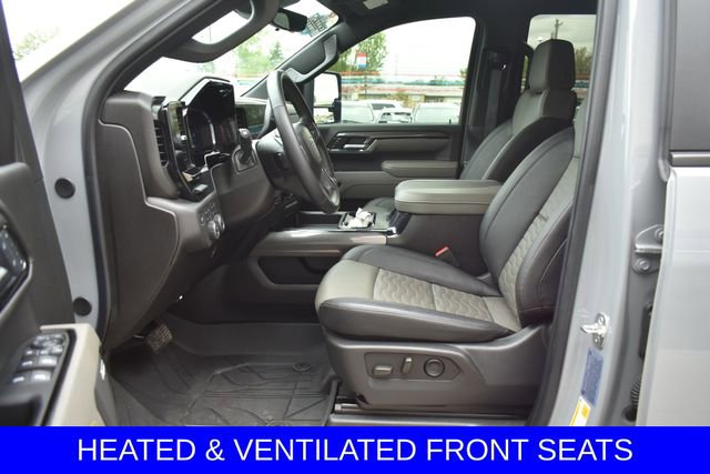 Used 2025 Chevrolet Silverado 2500 ZR2 w/ Technology Package AWD/4WD image 4