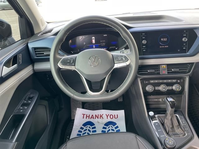 Used 2024 Volkswagen Taos SE image 12