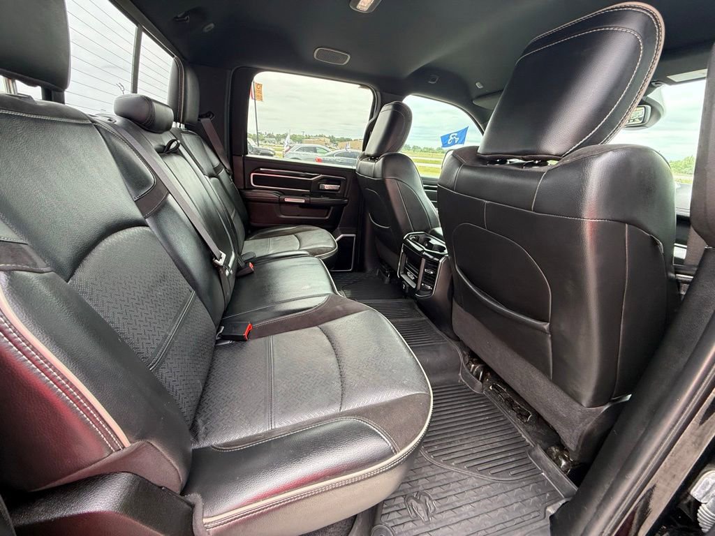 Used 2019 RAM 2500 Laramie w/ Black Appearance Package AWD/4WD image 19