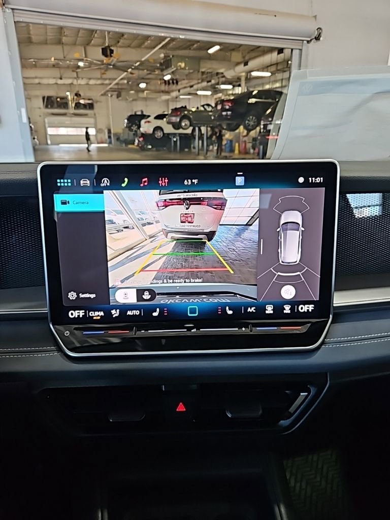 New 2026 Volkswagen Tiguan SE AWD/4WD image 32