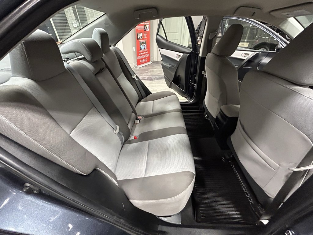 Used 2018 Toyota Corolla LE image 40