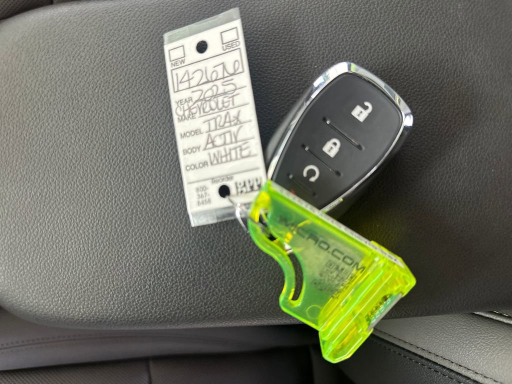 Used 2025 Chevrolet Trax ACTIV image 38