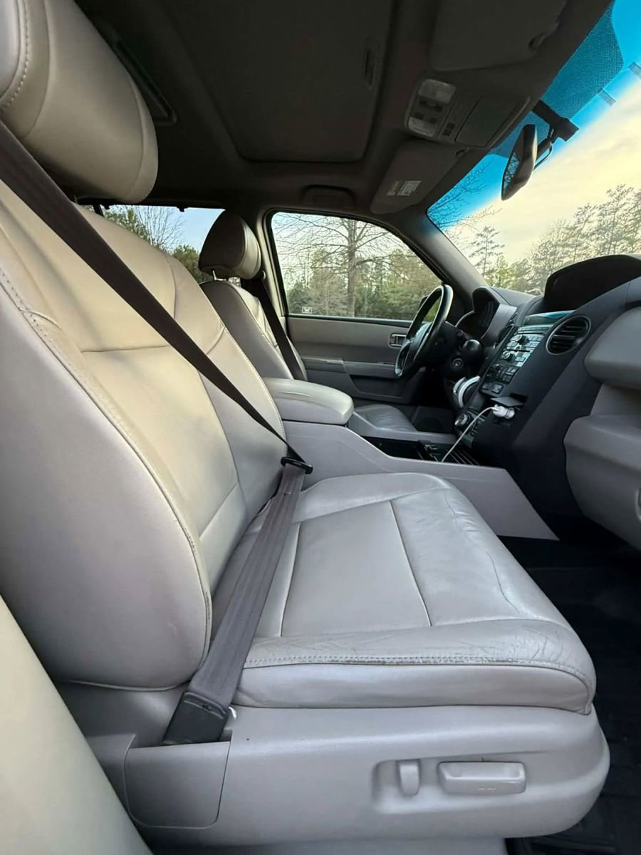 Used 2011 Honda Pilot Touring image 11