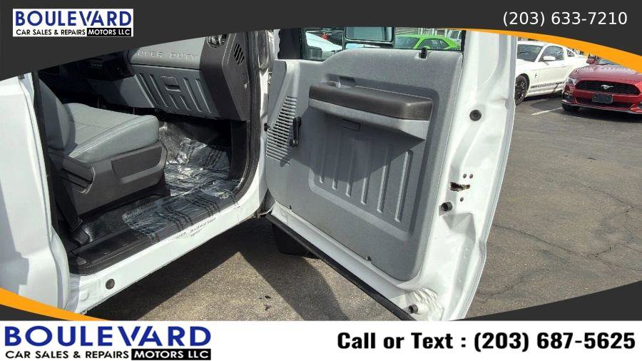 Used 2015 Ford F550 4x4 Regular Cab Super Duty image 30